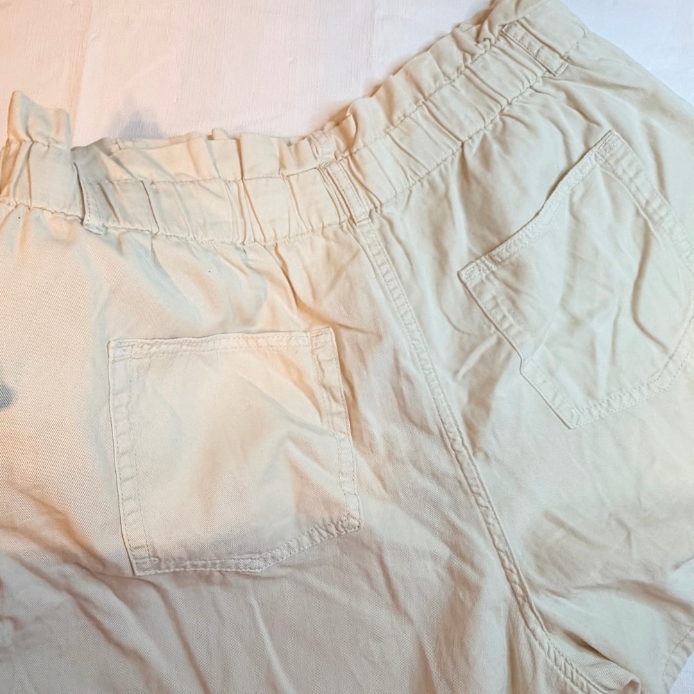 Wonderly High Waist Light Cream Shorts - Picture 4 of 7